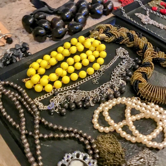 70 PIECES SELLERS BUNDLE All Wearable/Sellable 3.3 pounds - Picture 6 of 16